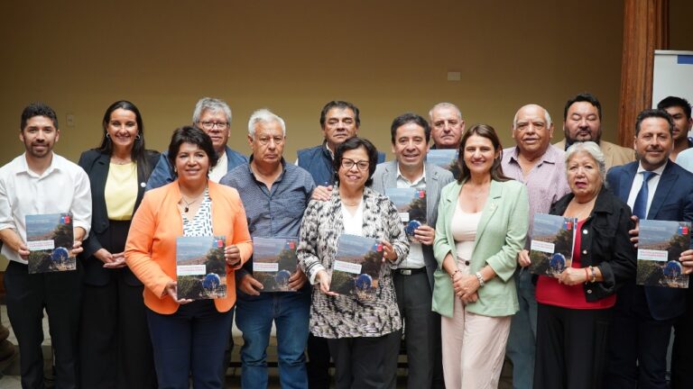 Gobierno presenta nueva estrategia para fortalecer la pequeña minería en Atacama