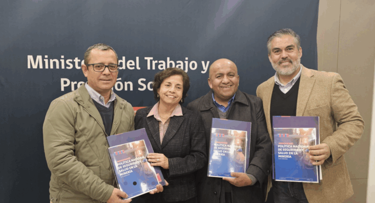 Presidente del Sindicato de Supervisores de Lumina Copper participa en histórica política nacional de salud y seguridad minera