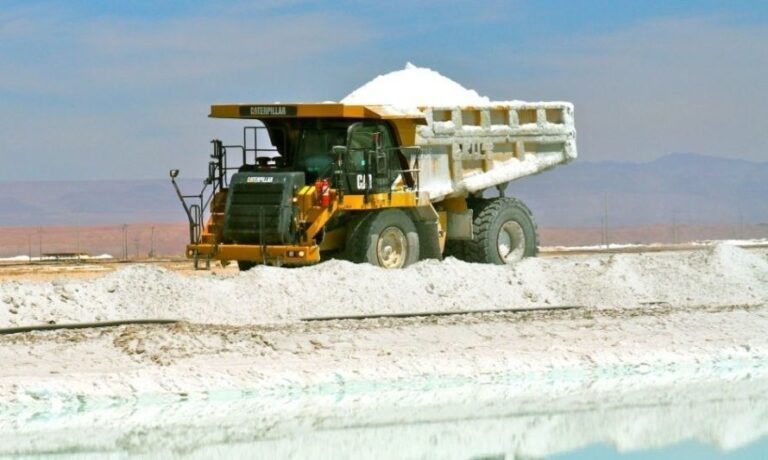 Contraloría toma razón de primer contrato para explotación de litio de Enami en Atacama